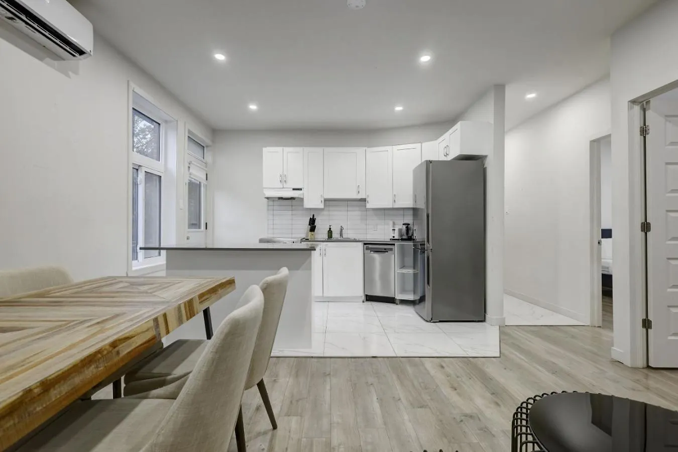 2Br Escape Sleek Stay In Westmount Mtl Montreal Apartment