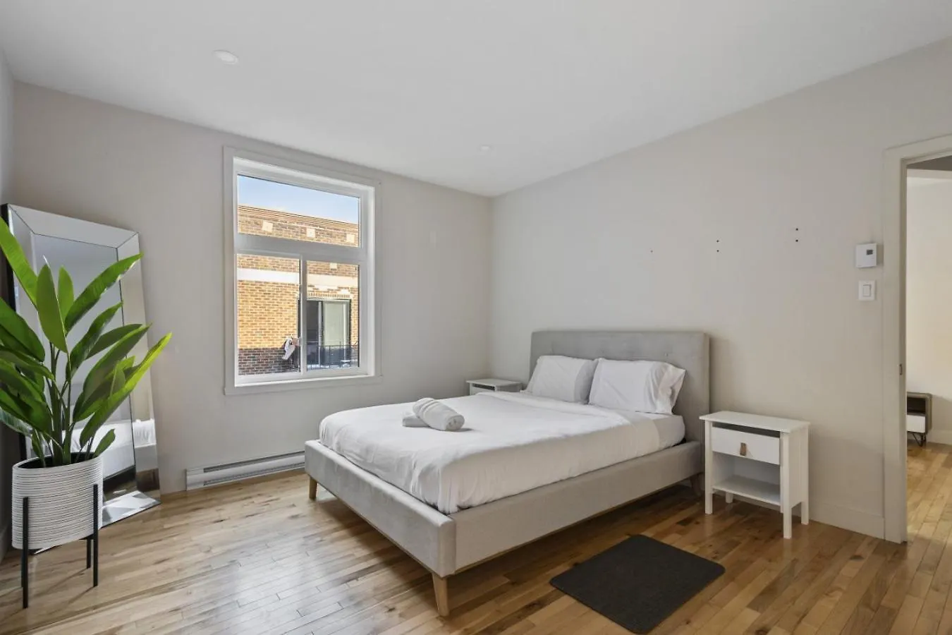 2Br Escape Sleek Stay In Westmount Mtl Montreal Canada